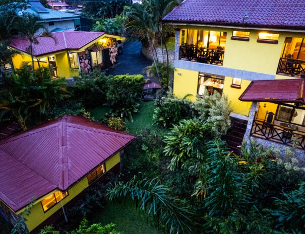 “La Terraza Guest House B&B garden Grecia Costa Rica.