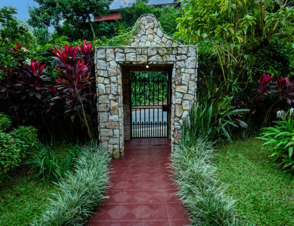 “La Terraza Guest House B&B garden Grecia Costa Rica.